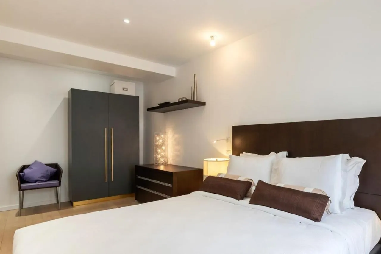Stunning 2 Bedroom Paryż