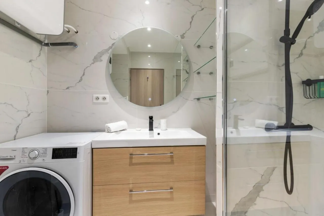 Stunning 2 Bedroom דירה פריז