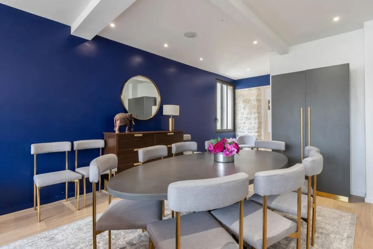 Apartment Stunning 2 Bedroom Paris